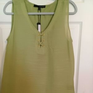 NWT Harve Benard Sleeveless V Neck Lace Up Blouse Sz Med